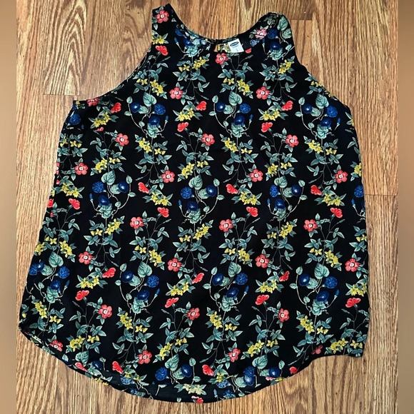 Old Navy Tops - Old Navy floral tank for women